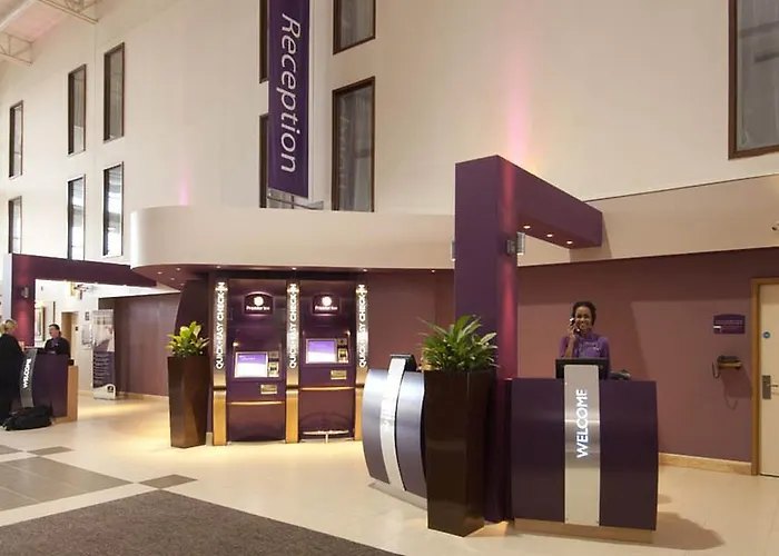Premier Inn London Heathrow Airport T2 & T3 - Bath RoadAirport Hotel